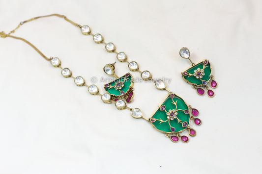 Antique Gold Uncut Polki Inlayed Kundan Necklace - Green