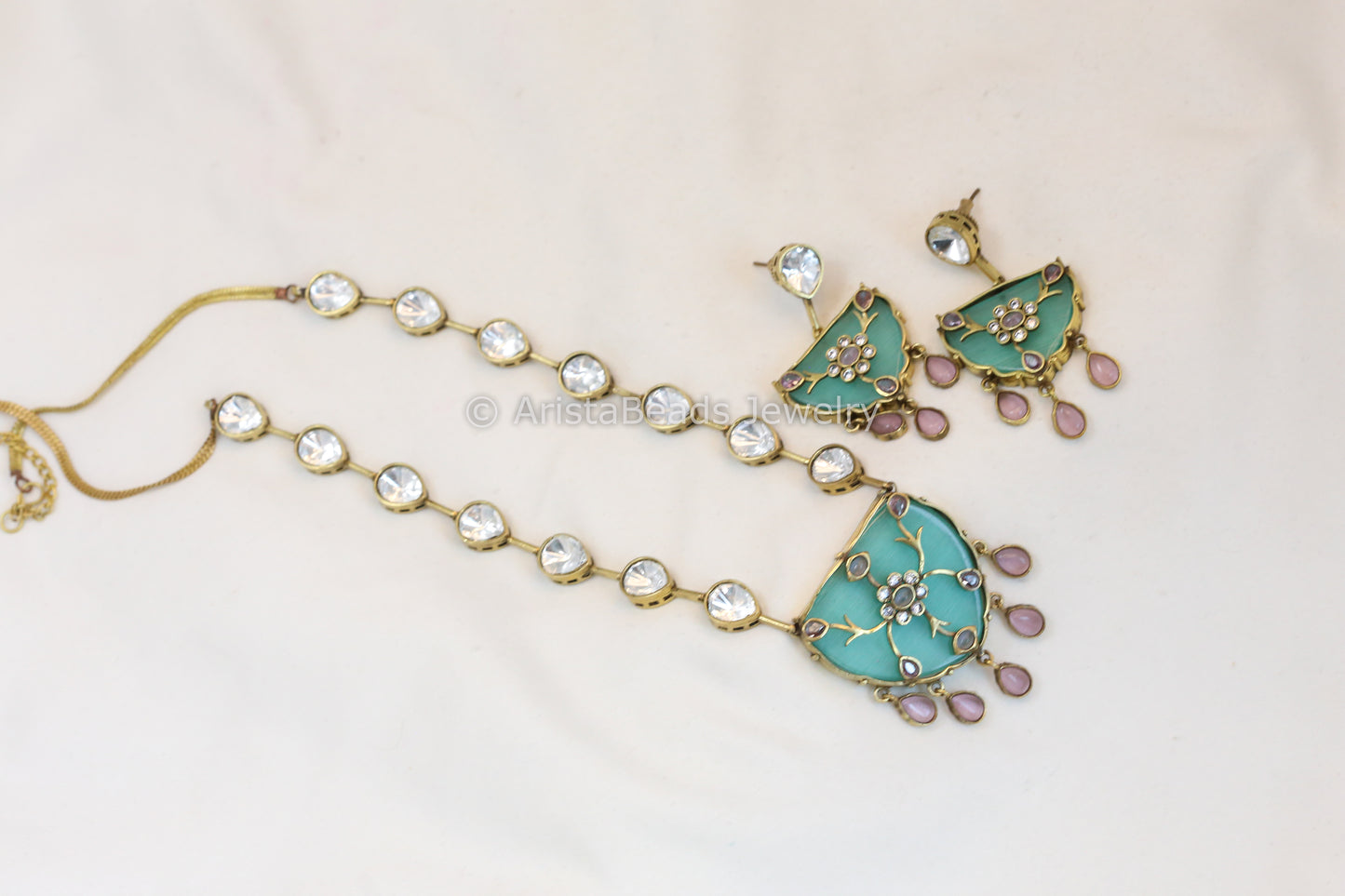 Antique Gold Uncut Polki Inlayed Kundan Necklace - Mint