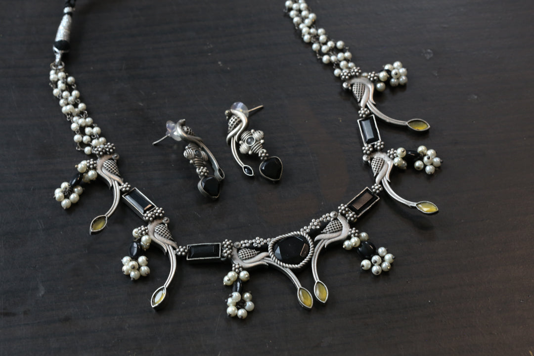 Black Yellow Monalisa Stone Necklace Set