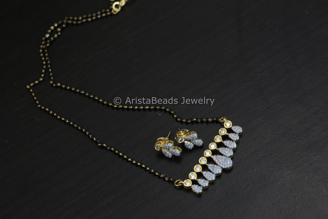 Black Bead Gold Necklace - Stye 1