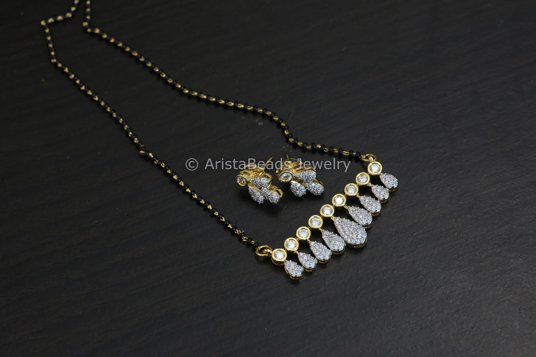 Black Bead Gold Necklace - Stye 1