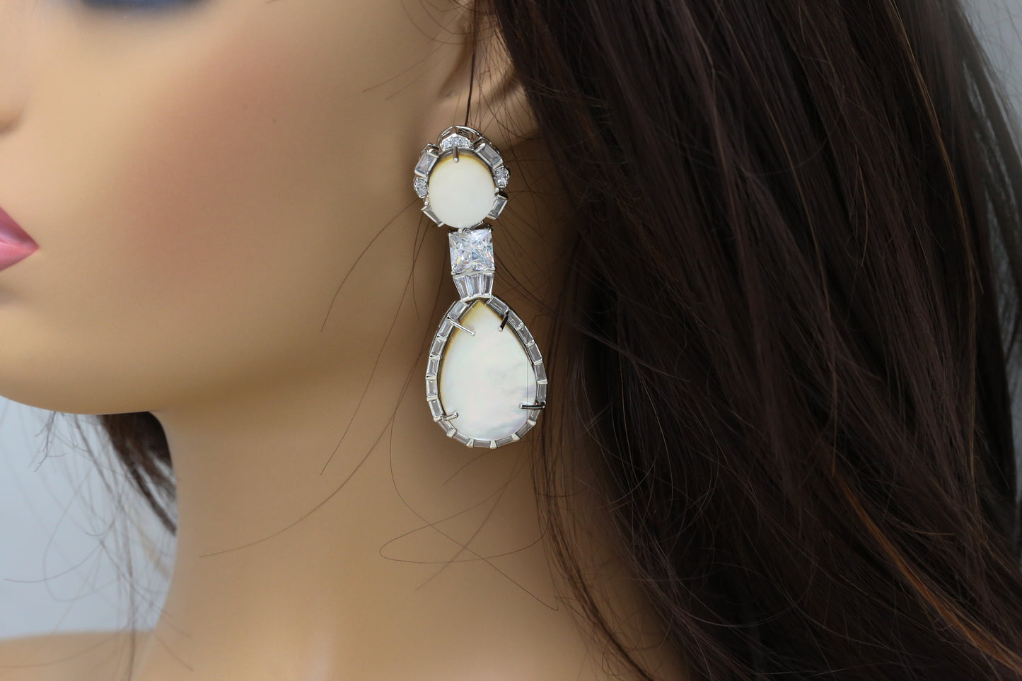 Kanak Semiprecious Stone Earrings - MOP