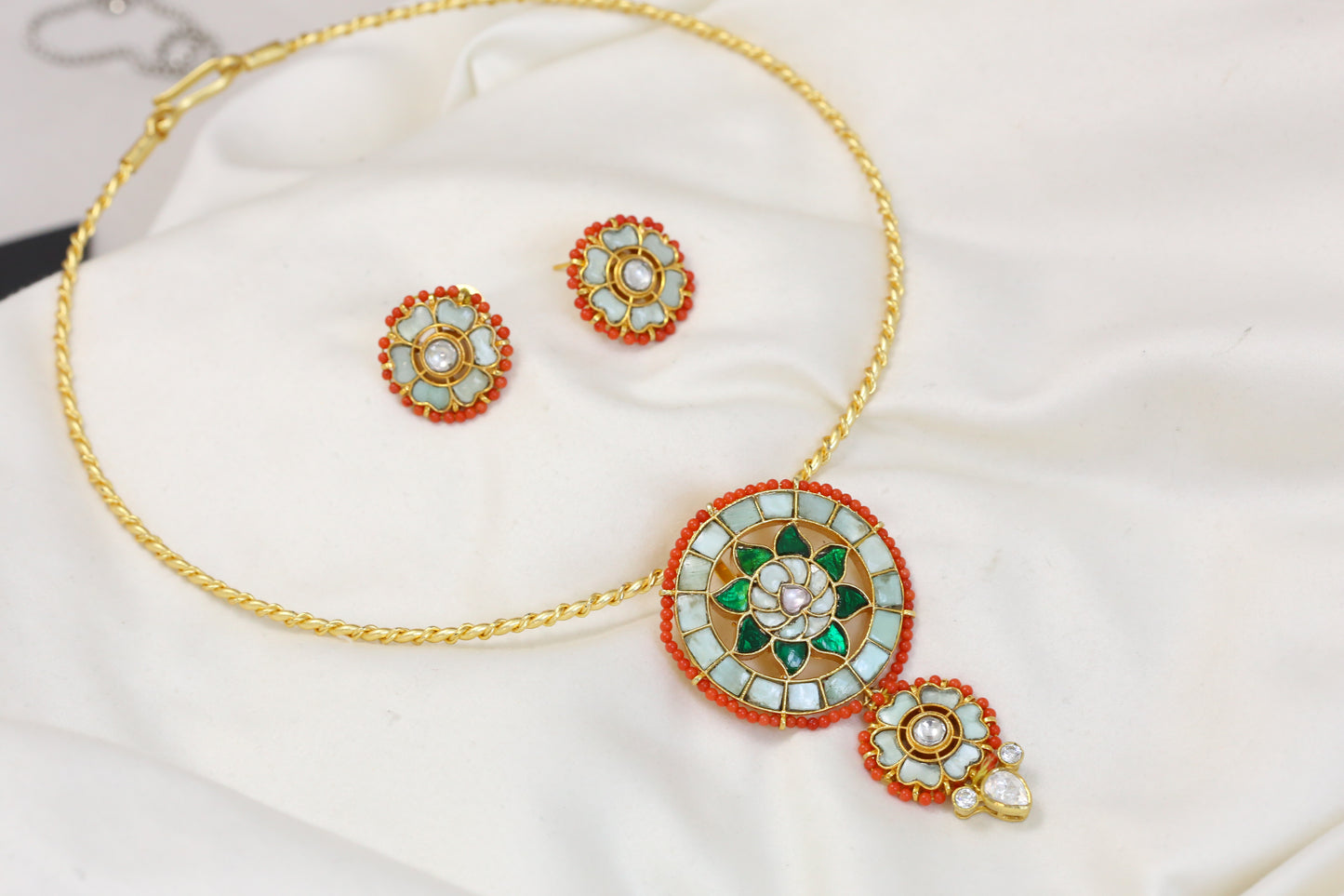 Nayab Jadau Kundan Necklace Halsi Set