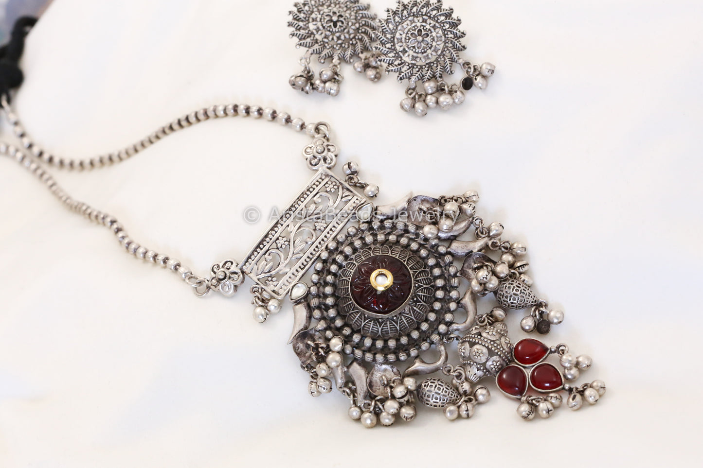 Handmade Carved Stone Kundan Necklace Set -Red