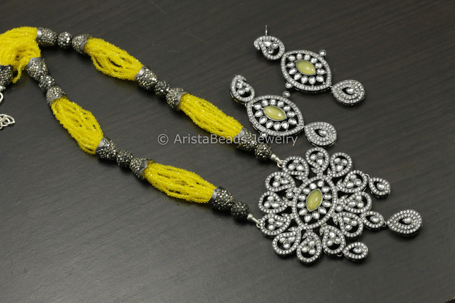 Victorian Hydro Beaded Necklace Set - Yellow