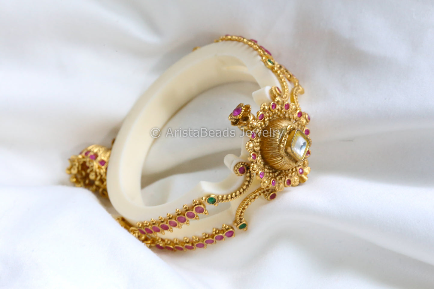 Ivory Antique Bangle Bracelet (2.4)