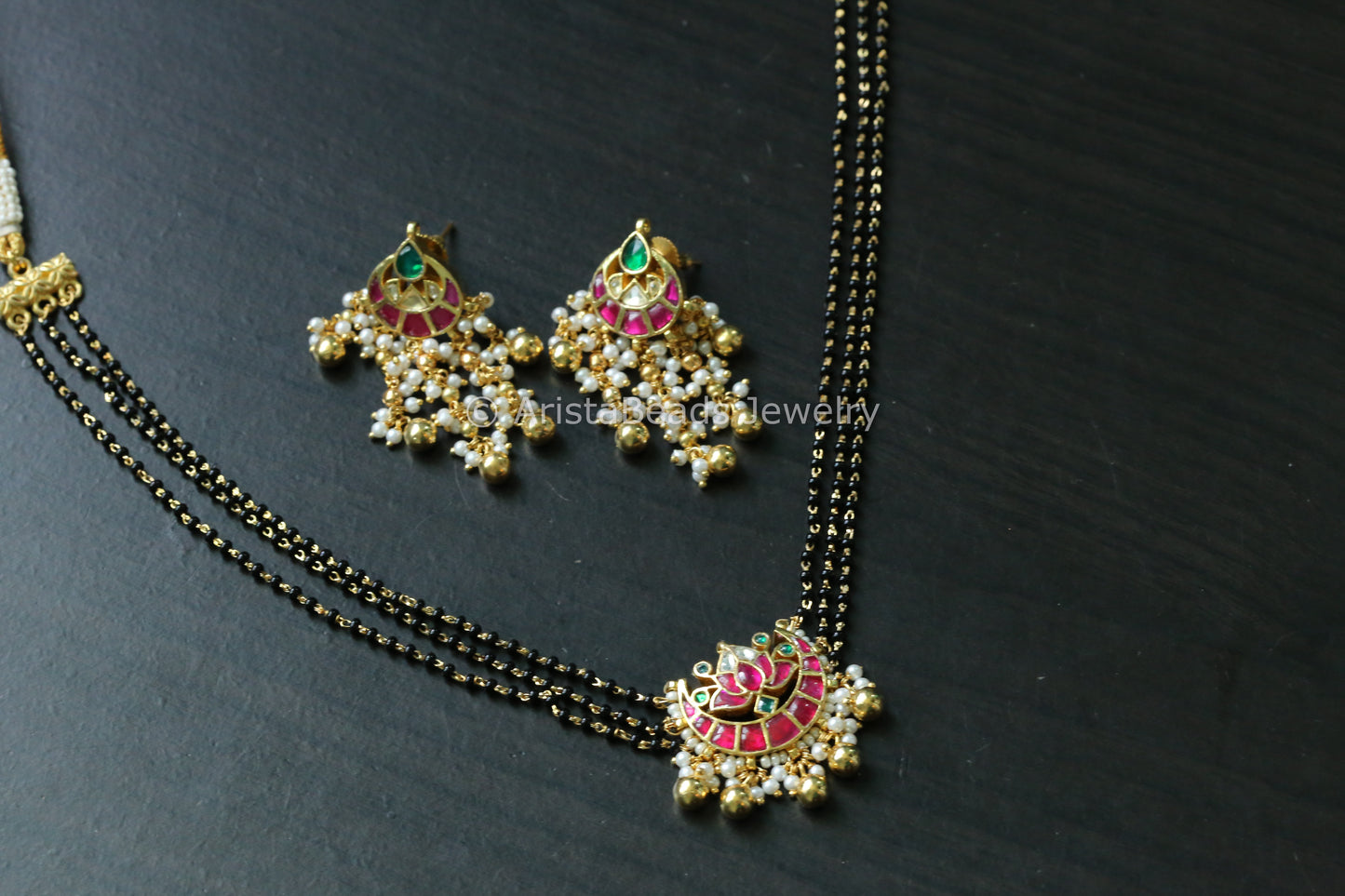 Dainty Pachi Kundan Black Bead Necklace Set