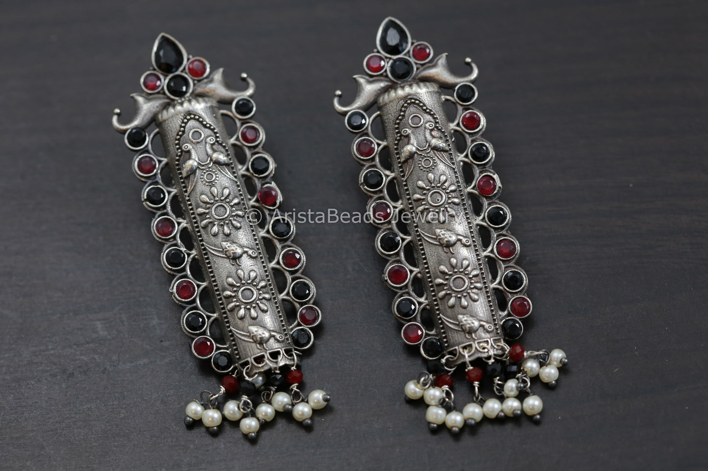 Long Silverlook Ruby Black Earrings