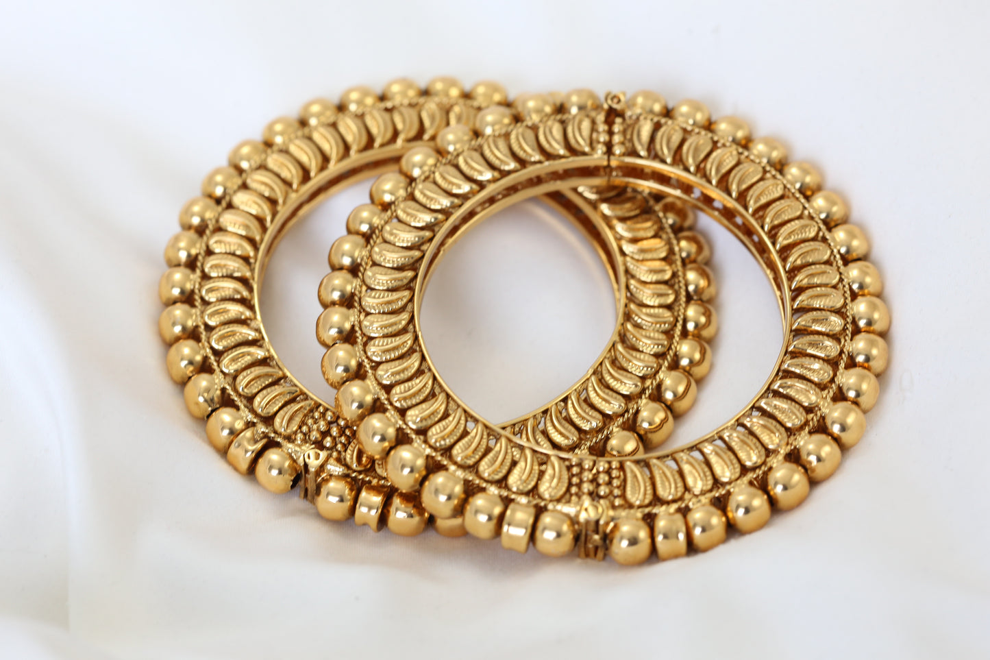 Antique Gold Pacheli Bangle Set