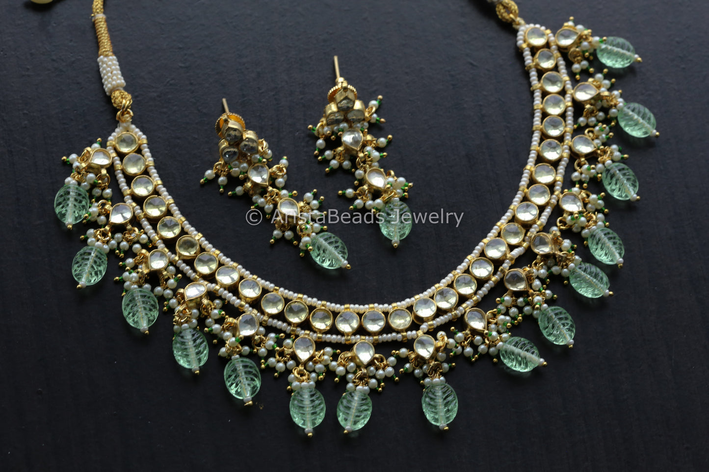 Delicate Pachi Kundan Necklace Set