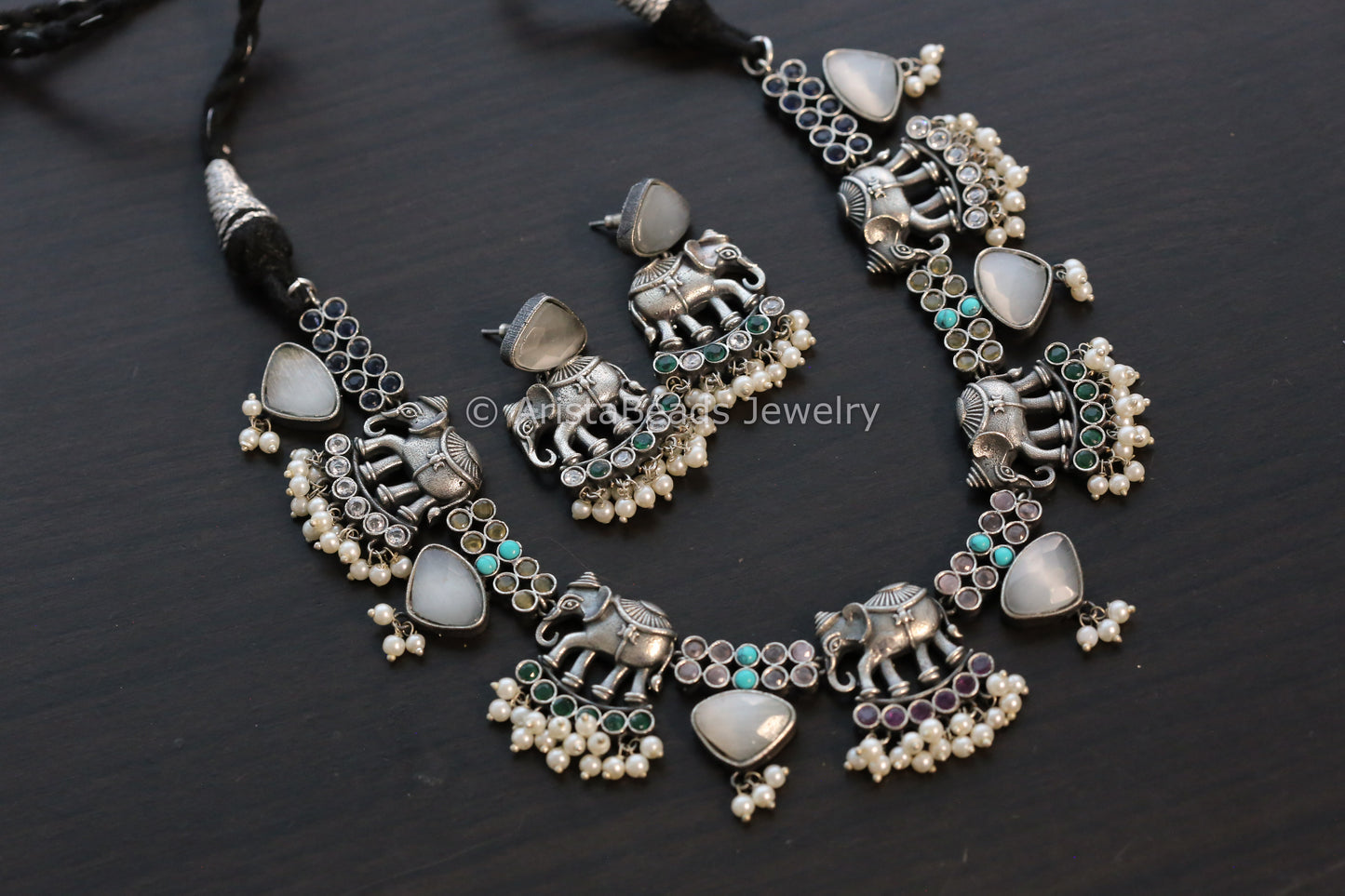 Oxidized Elephant Necklace - Gray