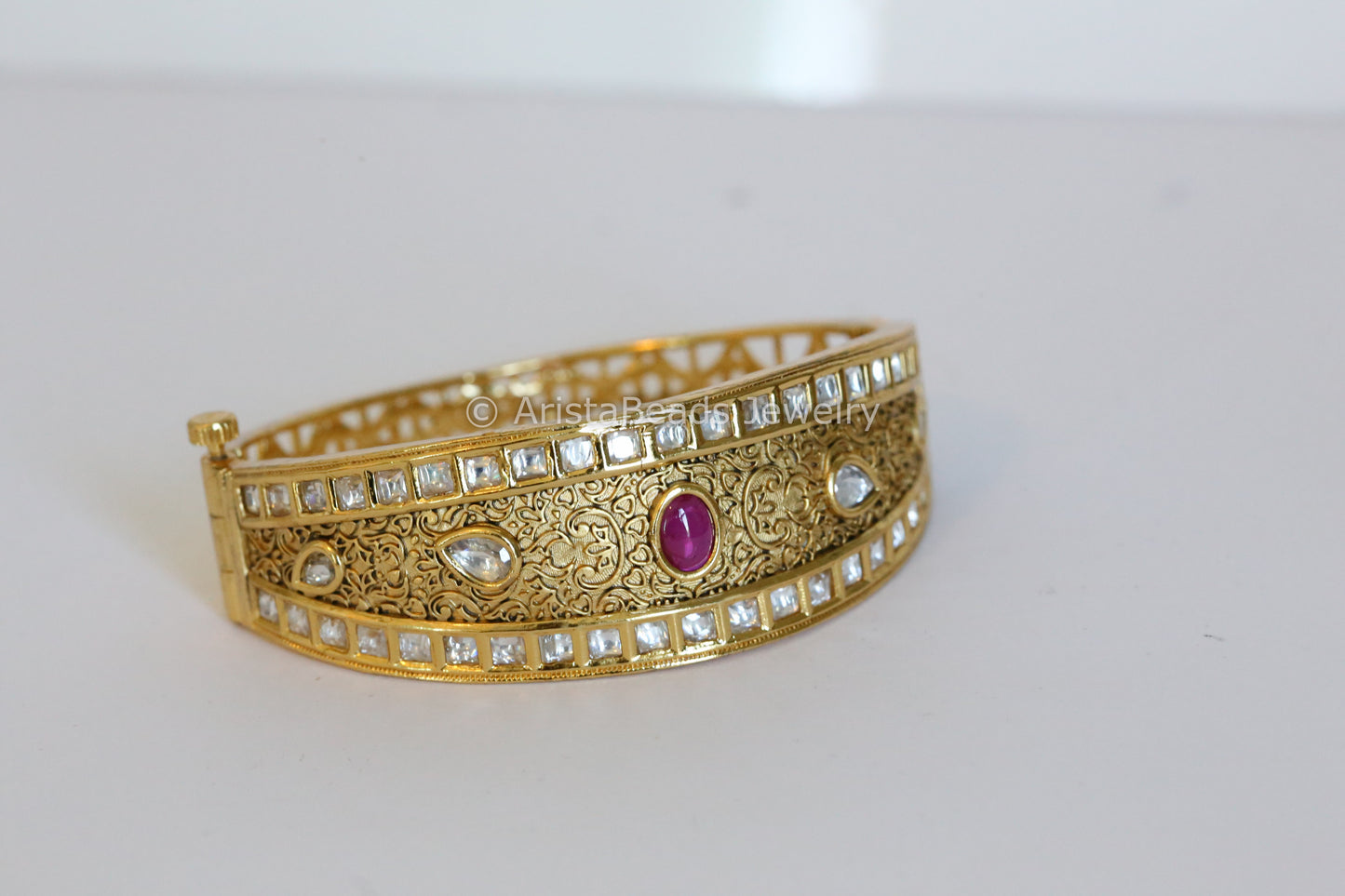 Premium Quality Antique Gold Kundan Bracelet