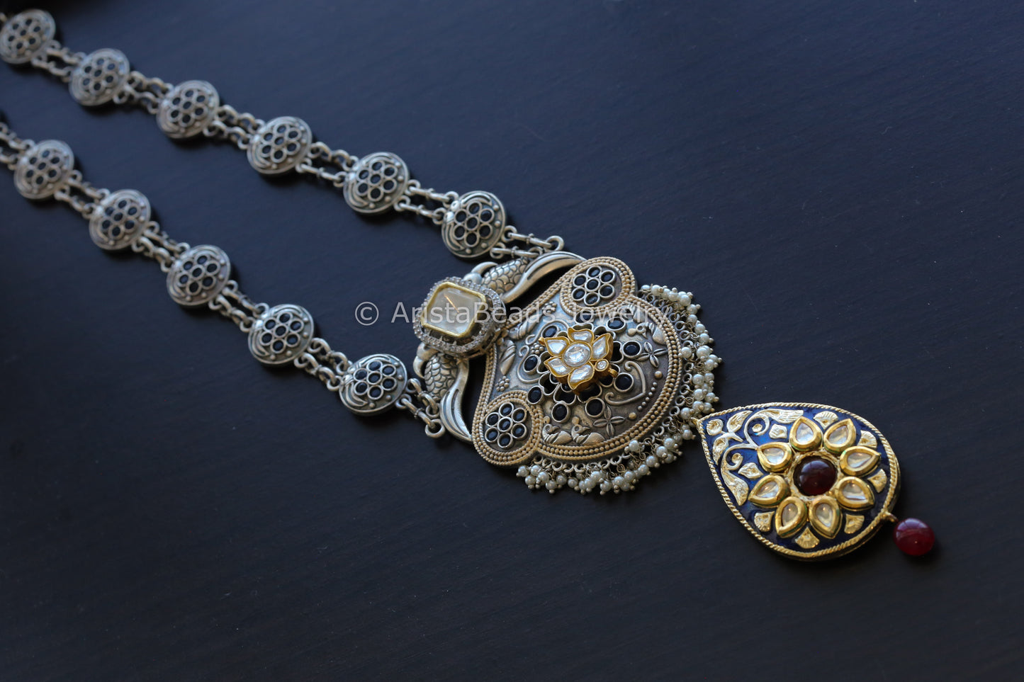 Dual Tone Oxidized Necklace With Kundan Motifs