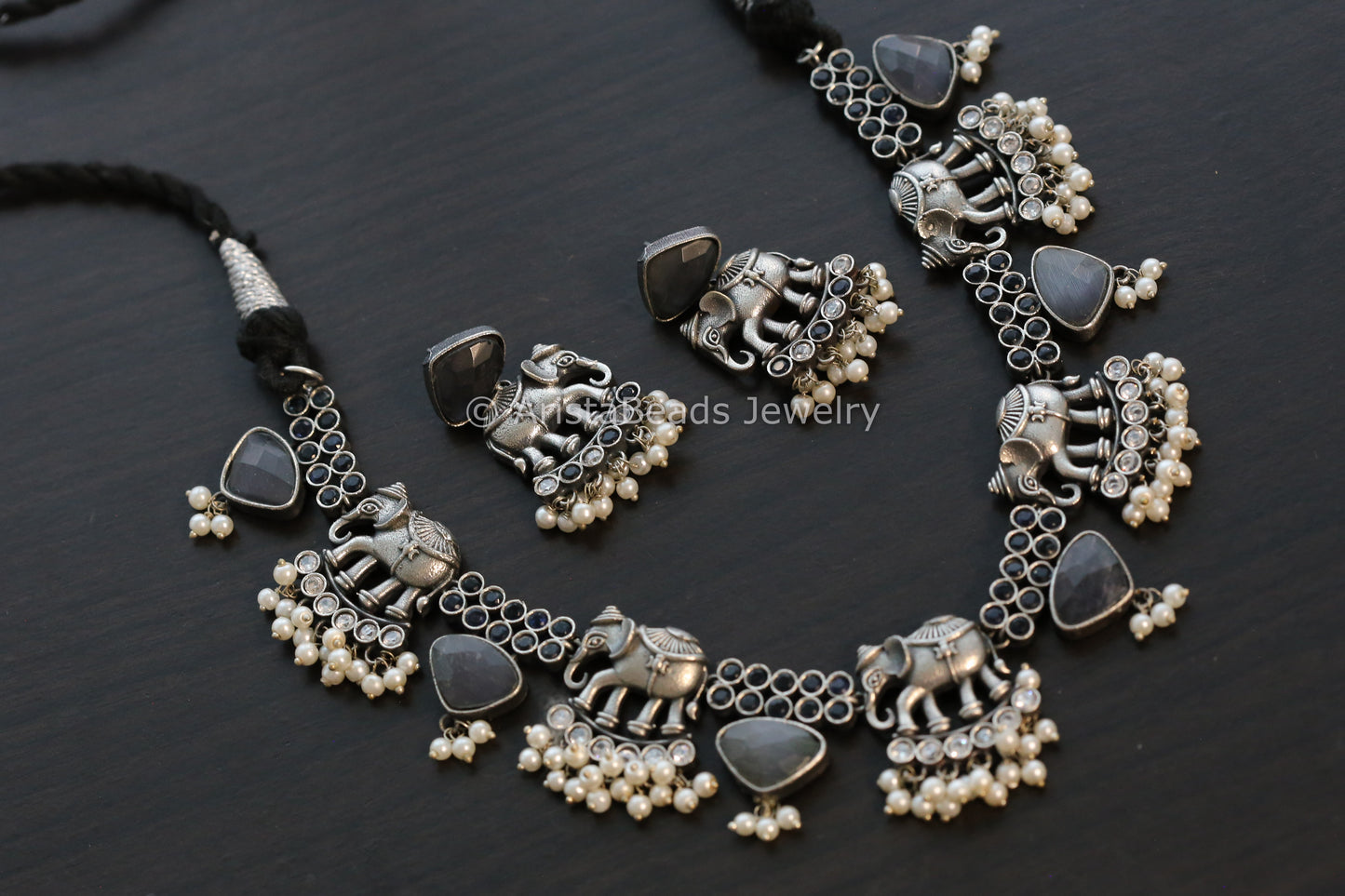 Oxidized Elephant Necklace - Dark Gray