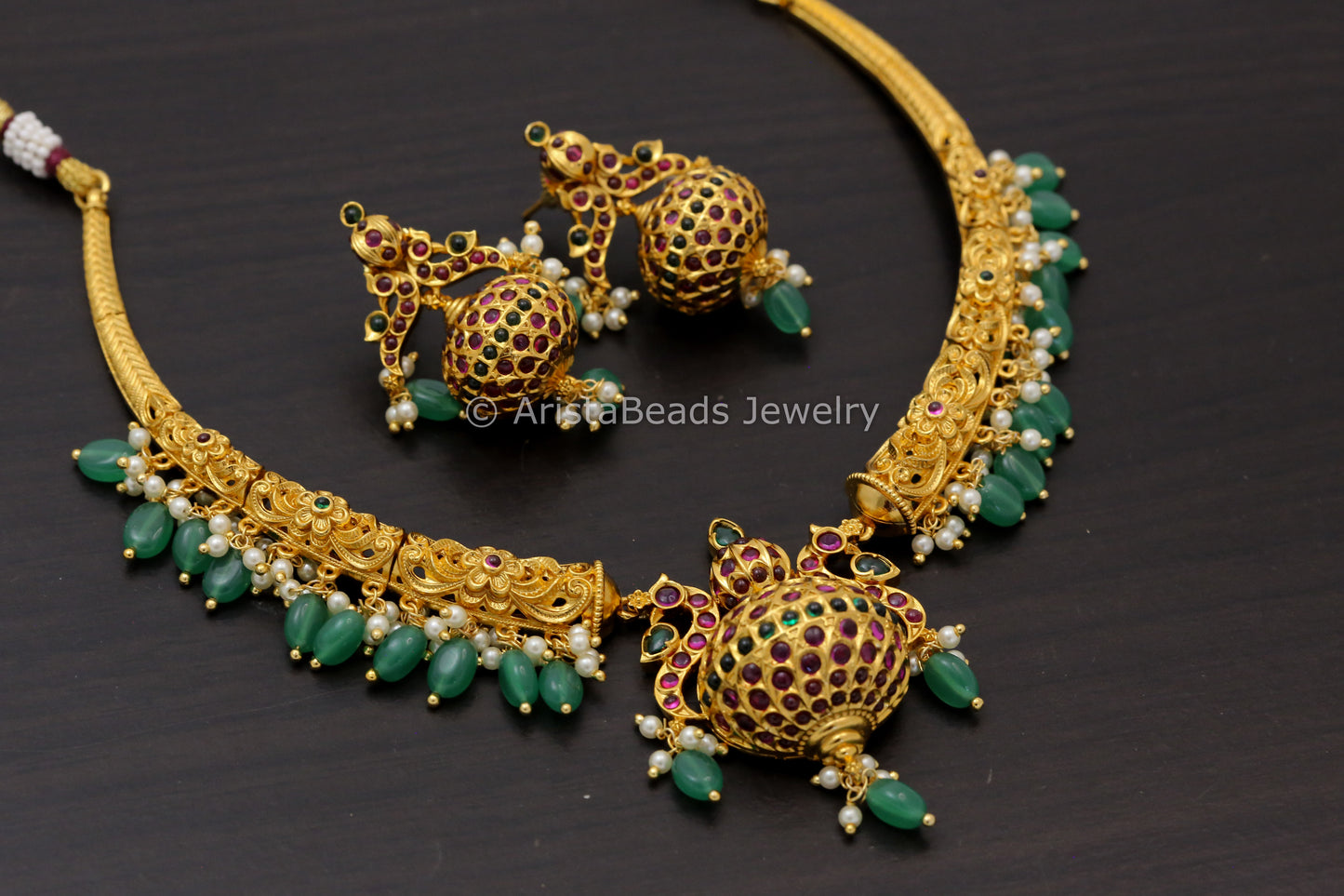 Kemp Stone Kalash Hasli Necklace Set