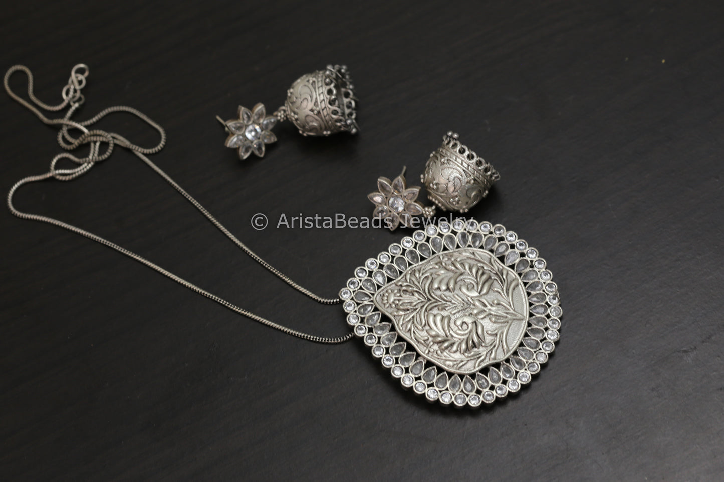 Silver Look Alike Necklace Set - Clear