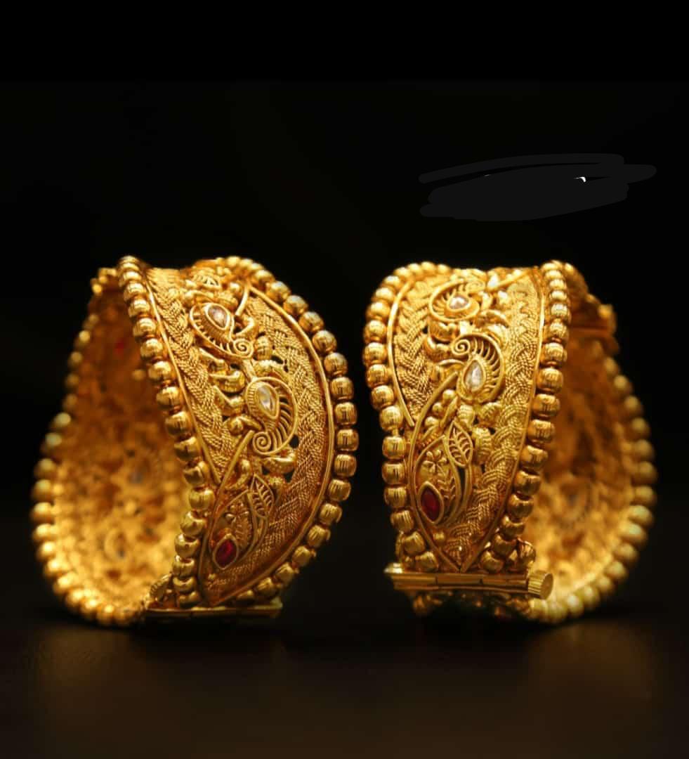 Wide Antique Gold Bangle Set - Openable