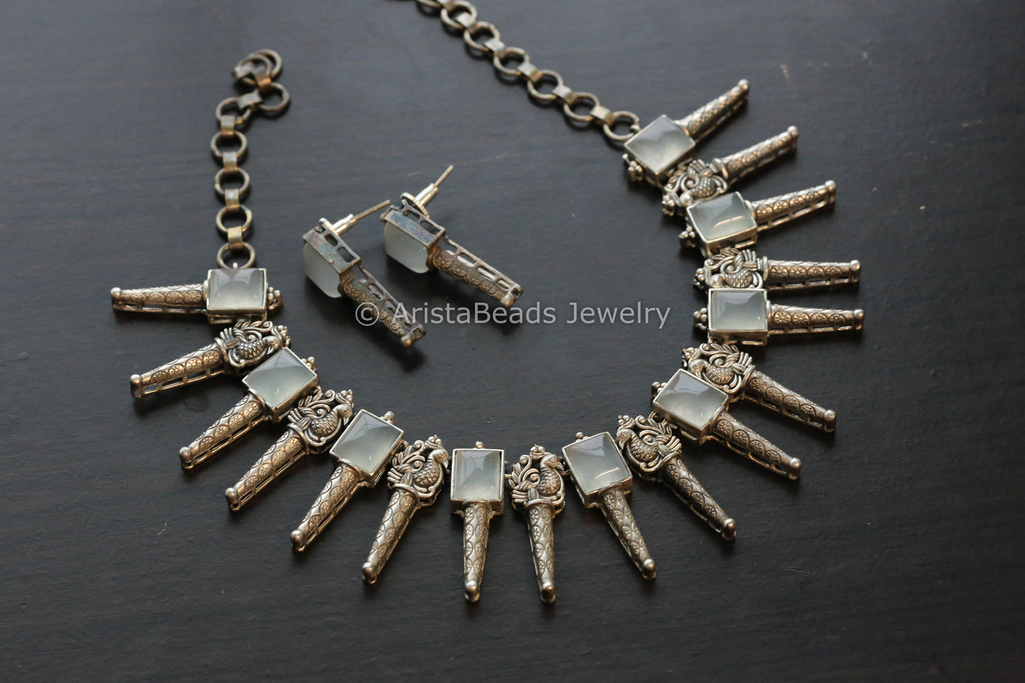 Gray Spikes Necklace Set
