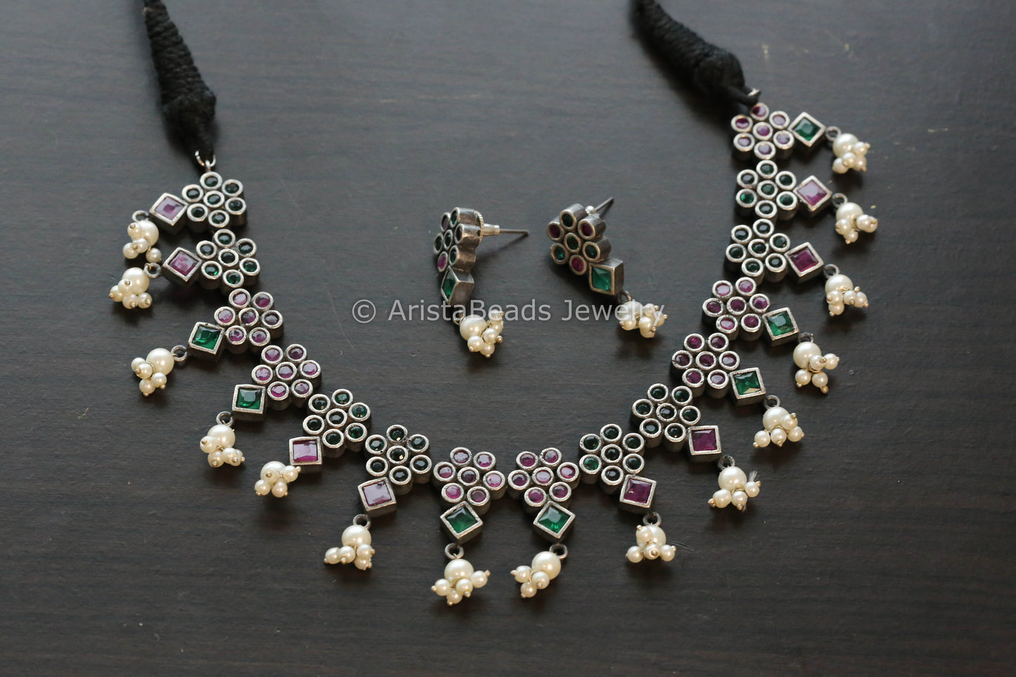 Multicolor Stones Necklace Set