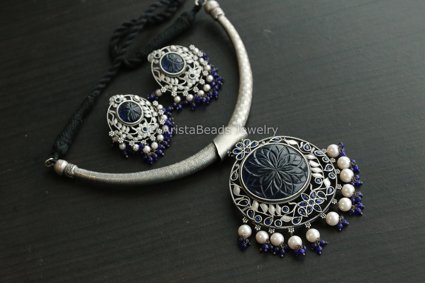 Blue Carved Stone Hasli Necklace Set