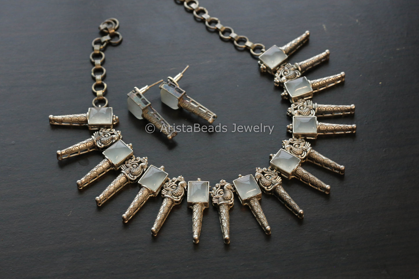 Gray Spikes Necklace Set